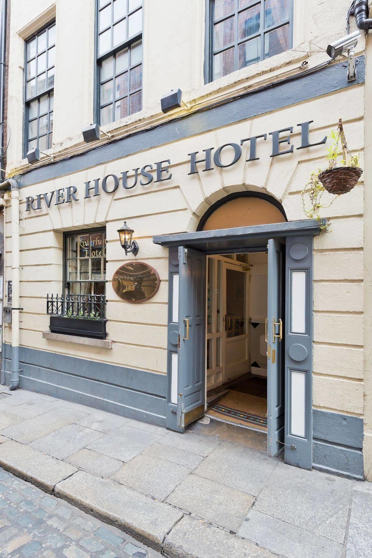 Riverhouse Hotel Of Temple Bar Дъблин Екстериор снимка